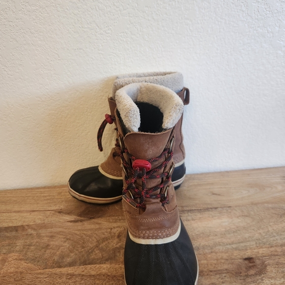 Sorel leather kids winter boots size 5 - Picture 3 of 9